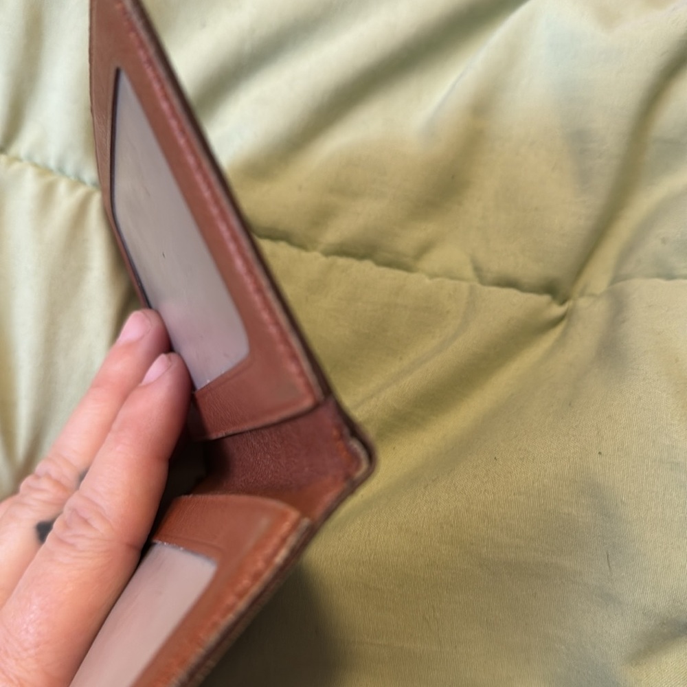 Authentic Louis Vuitton monogram canvas ID holder - Picture 4 of 8